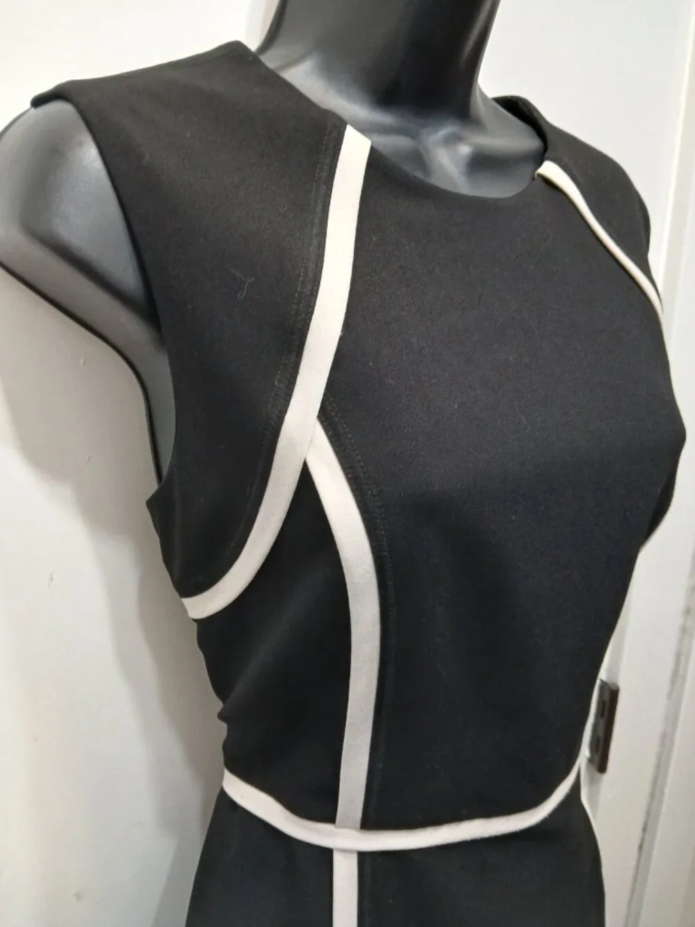 Ellen Tracy Classic Style Dress - Picture 9 of 11